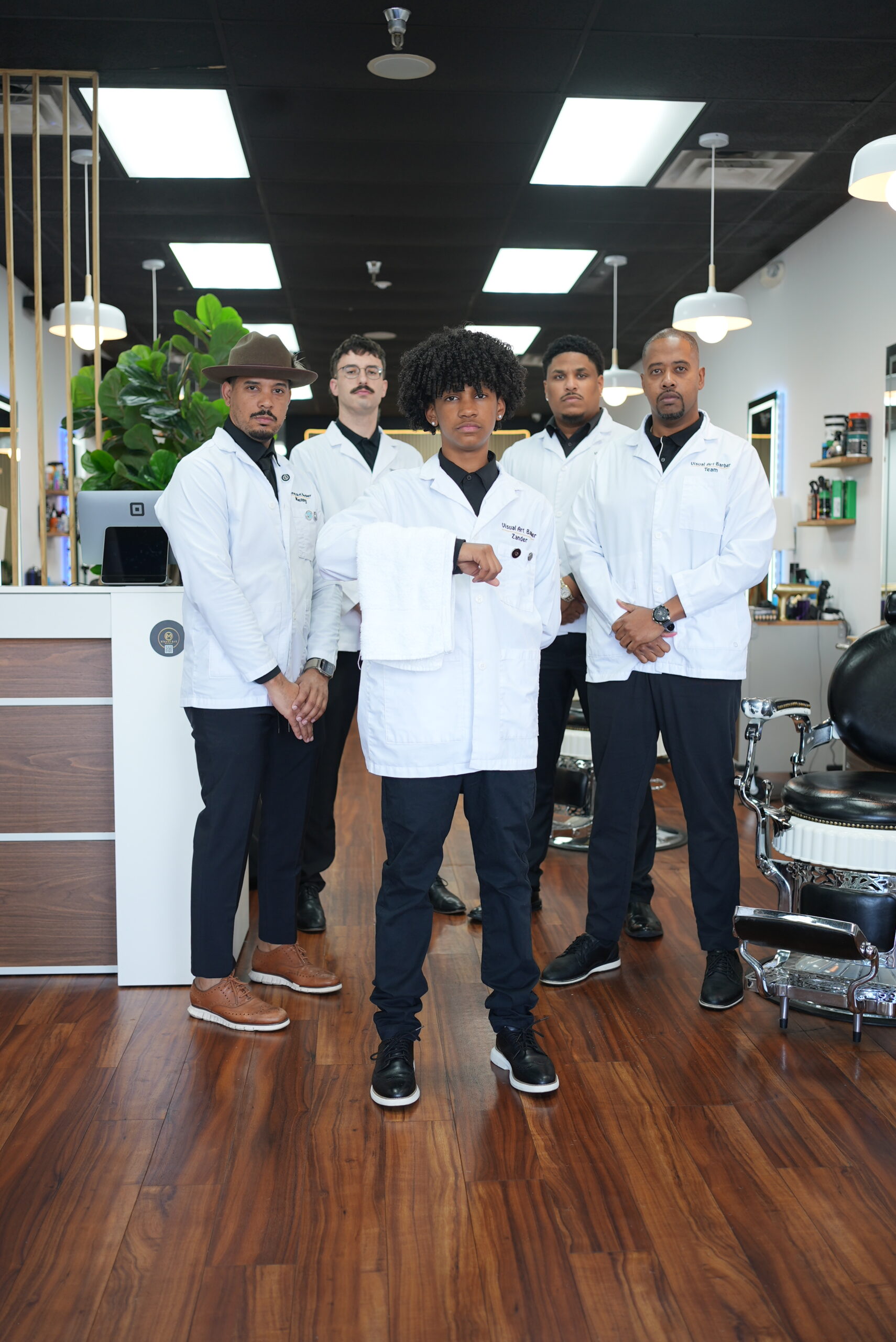 Visual Art Barber - Team